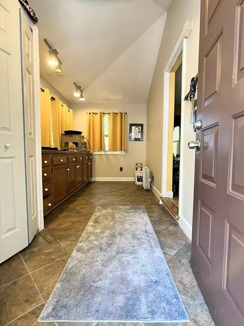 60 Flagg St, Worcester, MA 01602 photo 4