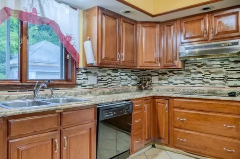 60 Flagg St, Worcester, MA 01602 photo 10