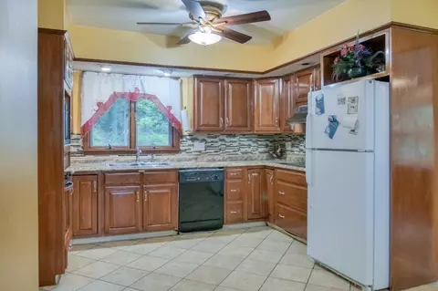 60 Flagg St, Worcester, MA 01602 photo 8