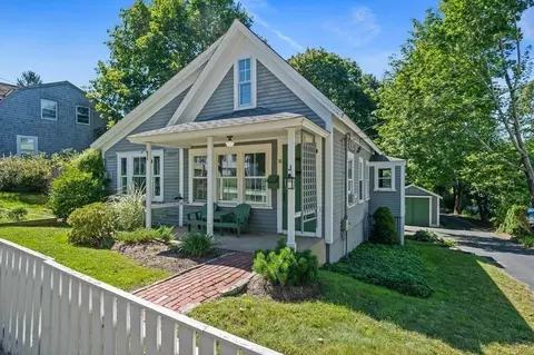 38 Summer St, Kingston, MA 02364