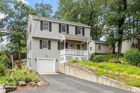 34 Elm Rd, Westford, MA 01886