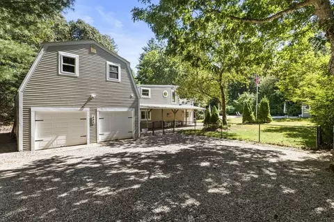 496 Santuit Newtown Rd, Barnstable, MA 02648