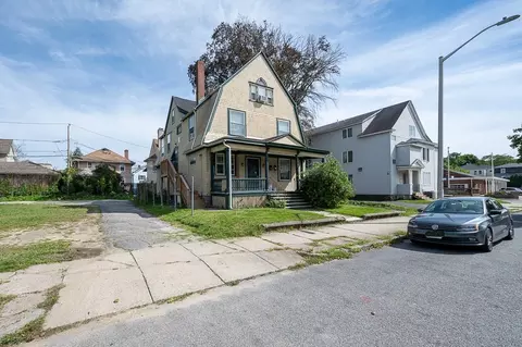 6 Dean St, Worcester, MA 01609