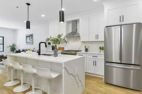 141 Chelsea #1, Boston, MA 02128