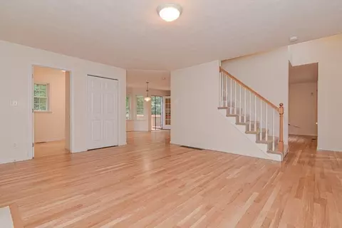 21 Shore Dr, Upton, MA 01568 photo 6