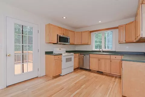 21 Shore Dr, Upton, MA 01568 photo 10