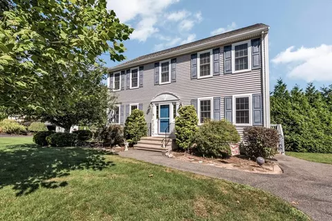 16 Silo Ln, Middleboro, MA 02346