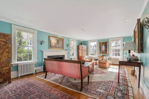 9 Brown St, Beverly, MA 01915 photo 2