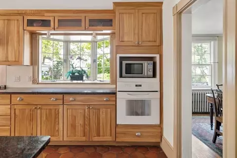 9 Brown St, Beverly, MA 01915 photo 12