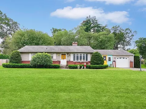 85 Hermitage Dr, Springfield, MA 01129