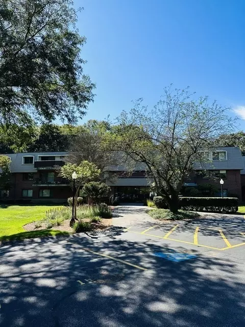 575 Broad St #214, Weymouth, MA 02189