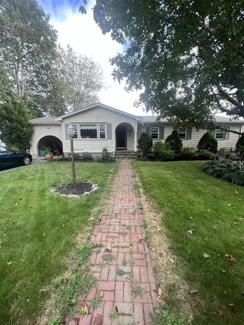 22 Sable Ave, Dartmouth, MA 02747