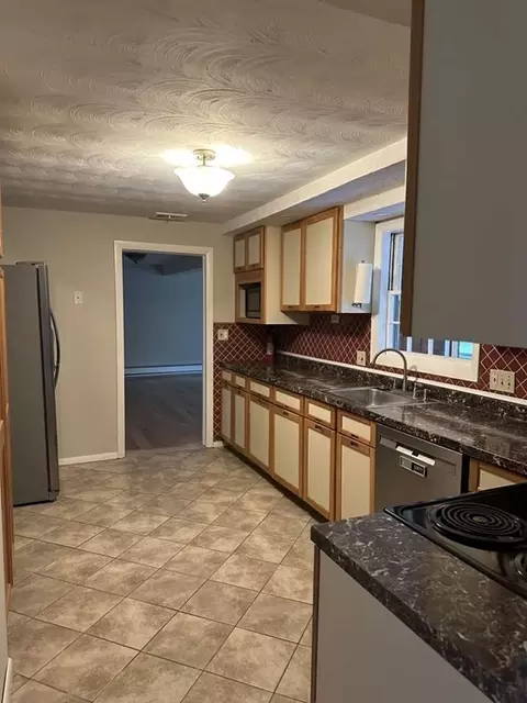 19 Merrill Dr, Framingham, MA 01701 photo 14