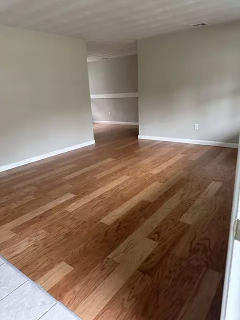 19 Merrill Dr, Framingham, MA 01701 photo 2