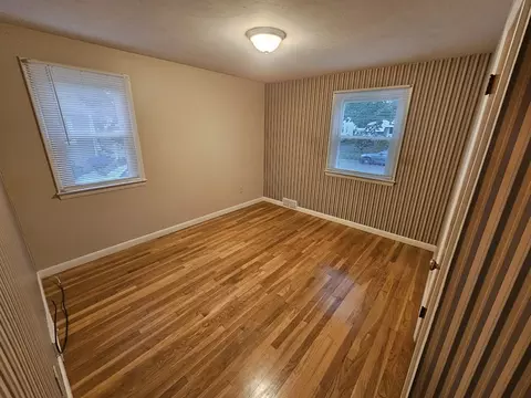 159 Middle St, Springfield, MA 01104 photo 8