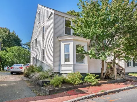 136 Bridge St, Salem, MA 01970