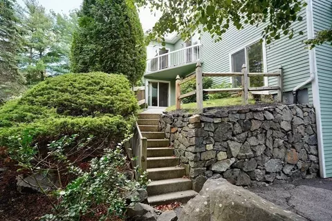 9 Patriot Ln #U:9, Salem, MA 01970