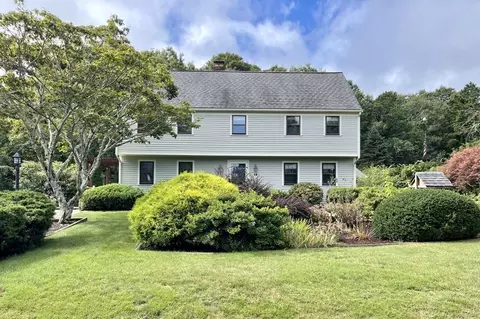 12 James St, Sandwich, MA 02563