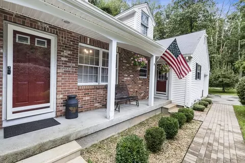 138 Lincoln Rd, Sutton, MA 01590 photo 2