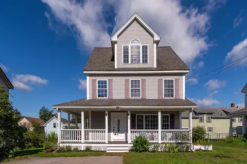 8 First St, Westford, MA 01886