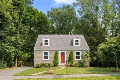 36 Calvert Rd, Walpole, MA 02032 photo 3