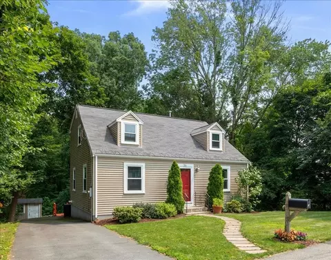 36 Calvert Rd, Walpole, MA 02032 photo 2