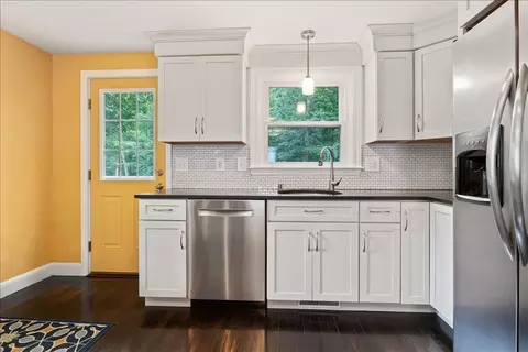 36 Calvert Rd, Walpole, MA 02032 photo 11