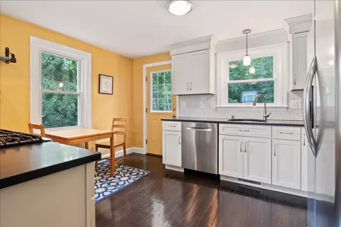36 Calvert Rd, Walpole, MA 02032 photo 13