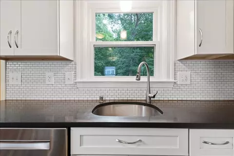 36 Calvert Rd, Walpole, MA 02032 photo 15