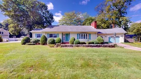 585 Union St, Franklin, MA 02038