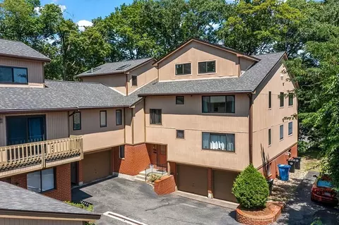 19 Burnham St #E2/D4, Belmont, MA 02478