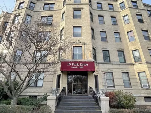 15 Park Dr #25, Boston, MA 02215