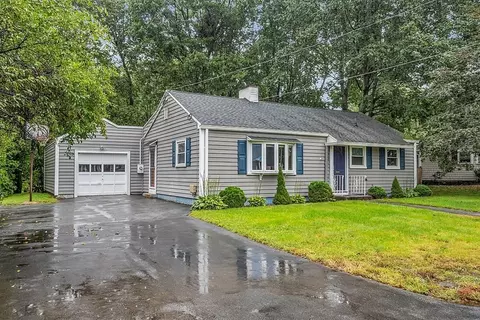 20 Linwood St, Andover, MA 01810