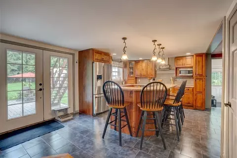 55 Highland St, Ware, MA 01082 photo 4