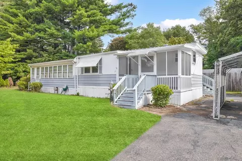 19 Bluebird Cir, Chicopee, MA 01020