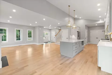 55 North St, Danvers, MA 01923 photo 14