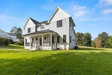 55 North St, Danvers, MA 01923 photo 2