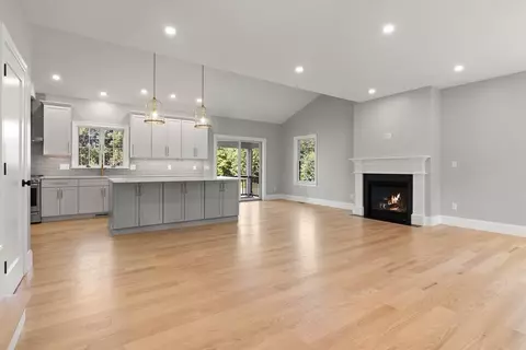 55 North St, Danvers, MA 01923 photo 13