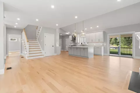 55 North St, Danvers, MA 01923 photo 7