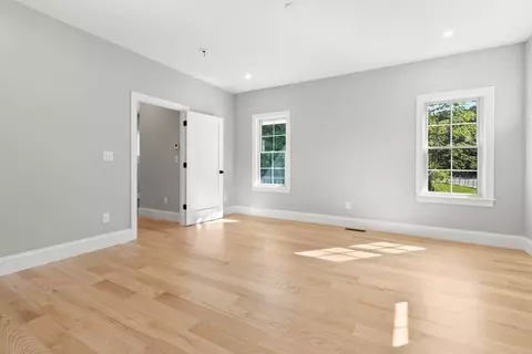55 North St, Danvers, MA 01923 photo 18