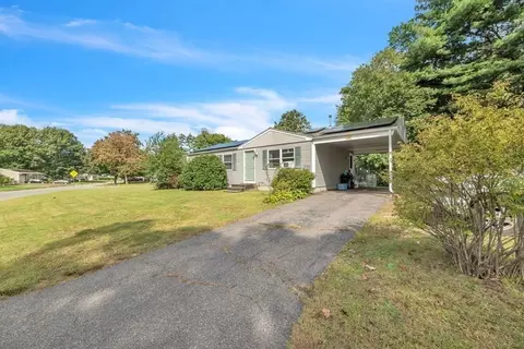 50 Joan St, Springfield, MA 01129 photo 3