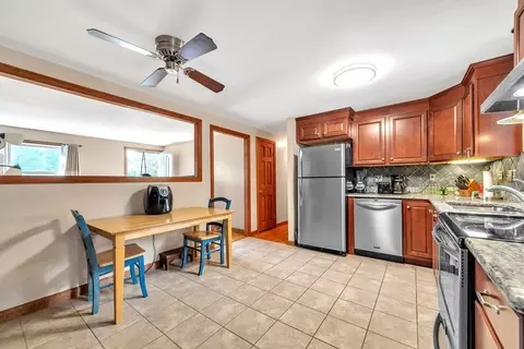 50 Joan St, Springfield, MA 01129 photo 8
