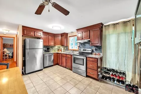 50 Joan St, Springfield, MA 01129 photo 6