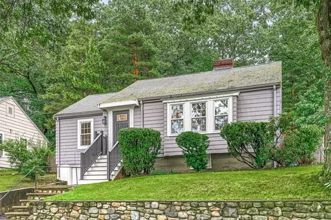 28 Henry St, Winchester, MA 01890