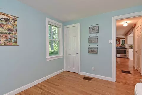 53 Warren St, Upton, MA 01568 photo 17