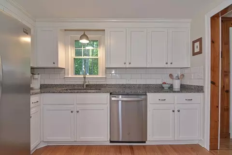 53 Warren St, Upton, MA 01568 photo 13