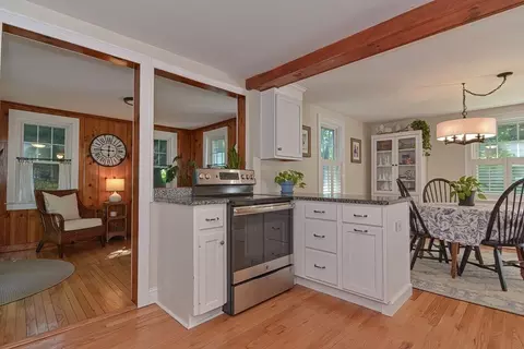 53 Warren St, Upton, MA 01568 photo 8