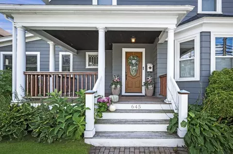 645 Humphrey St, Swampscott, MA 01907