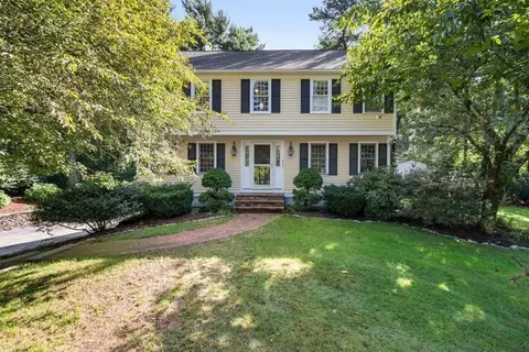 21 Maple Pond Ln, Duxbury, MA 02332