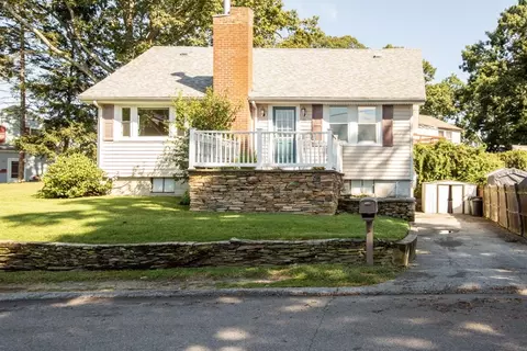 25 Water St, Swansea, MA 02777